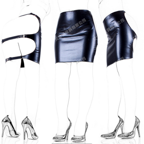 BDSM юбка с открытой попкой Publicly