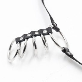 Регулируемый кожаный пояс целомудрия с металлическими кольцами для члена  Captivating