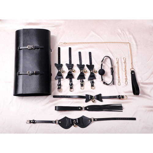 BDSM набор в кожаном чехле из 9 придметов Quest Rey Black